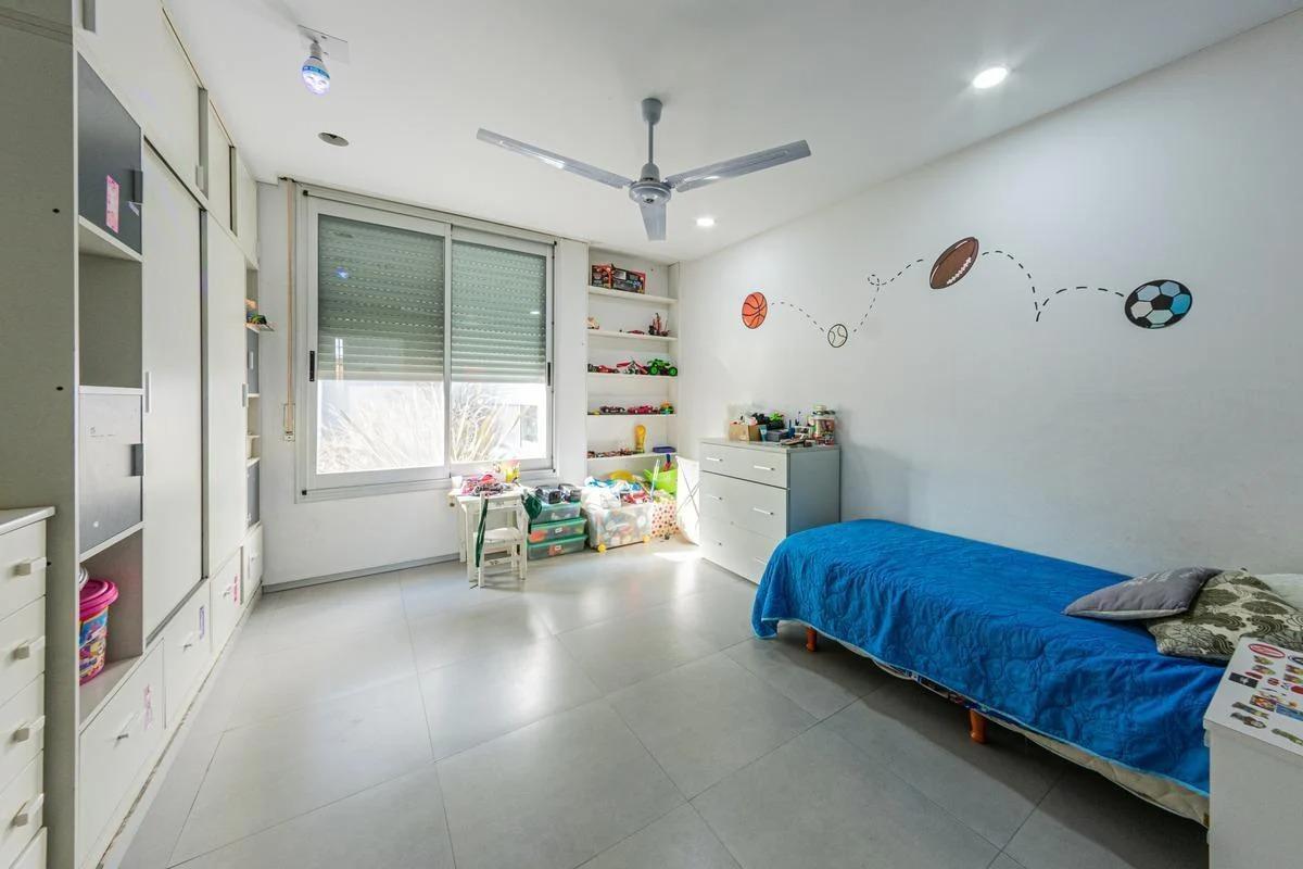 Foto de Casa en Venta de 4 dormitorios y jardín en Hostal del Sol, Fisherton, imagen 3