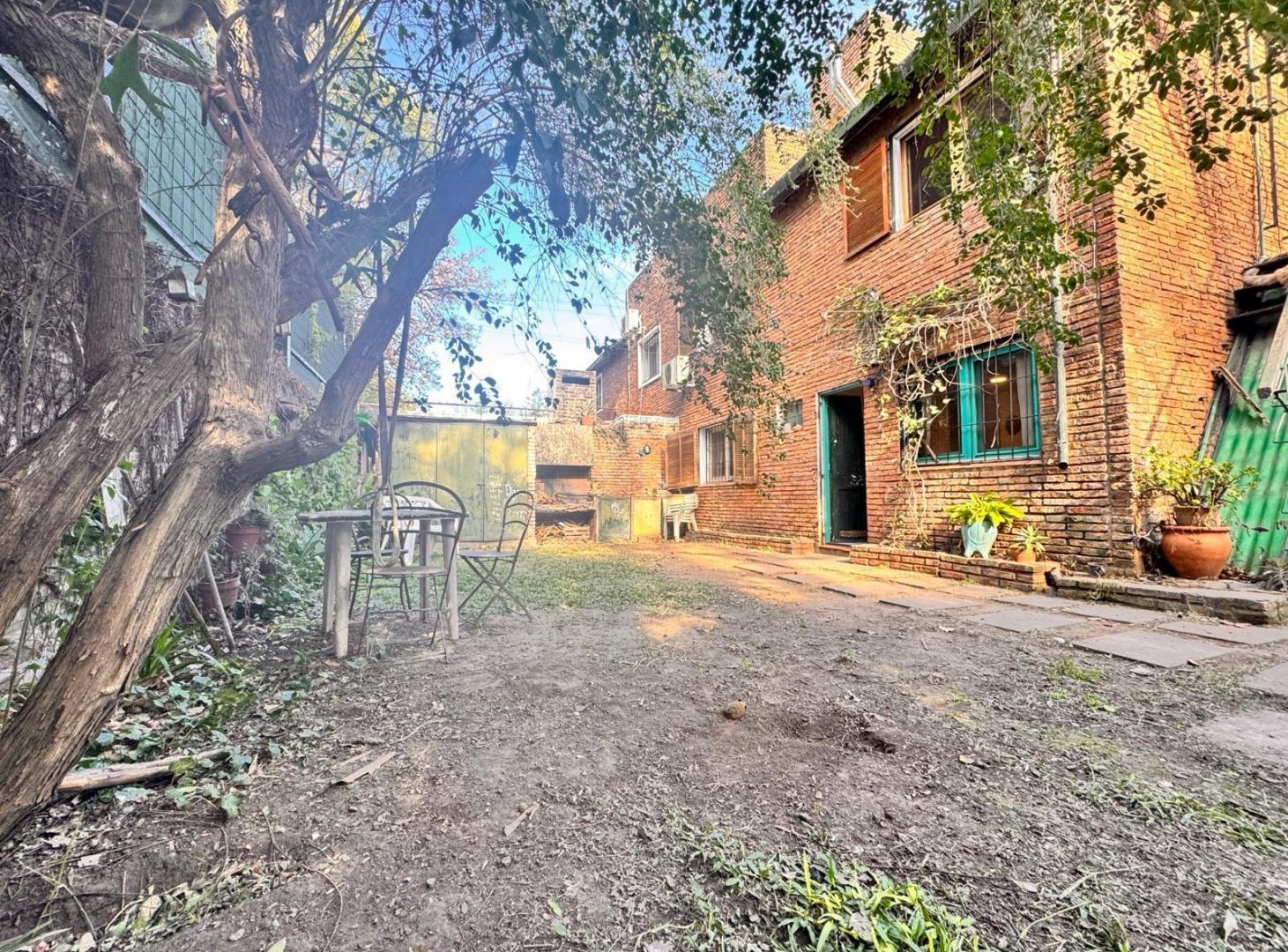 Foto de Casa de 3 dormitorios y jardín en barrio Fisherton, Rosario., imagen 1