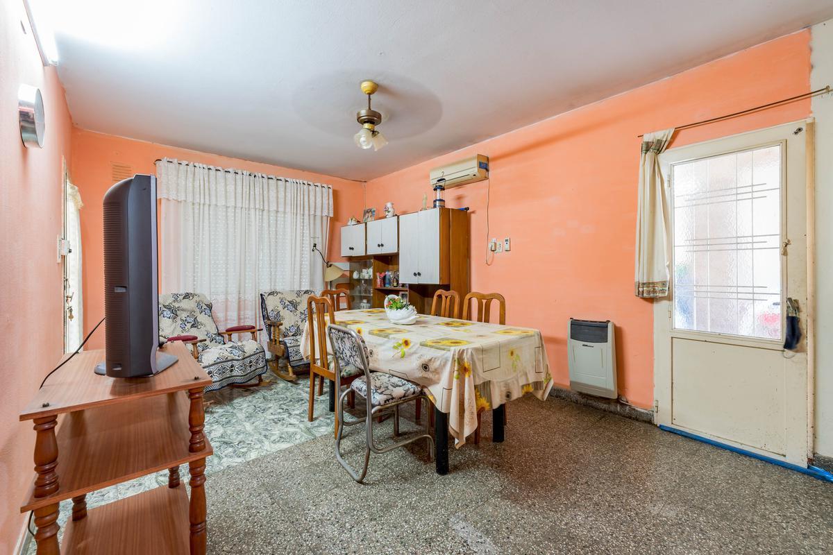 Foto de VENTA - Dos casas - Alberdi, Rosario, imagen 2