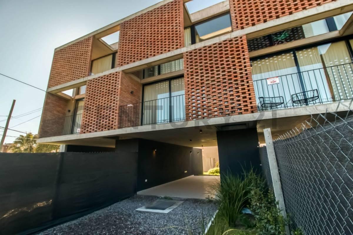 Triplex en Venta 2 Dorm. en City Bell Entre Caminos 3