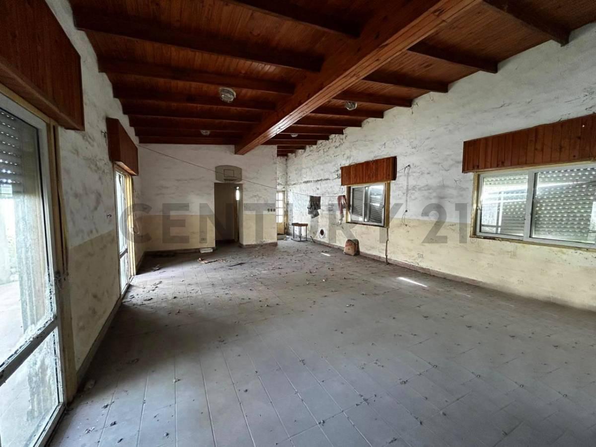 Foto de Venta de Casa de 5 Dorm en Ensenada - Oportunidad Comercial!, imagen 2