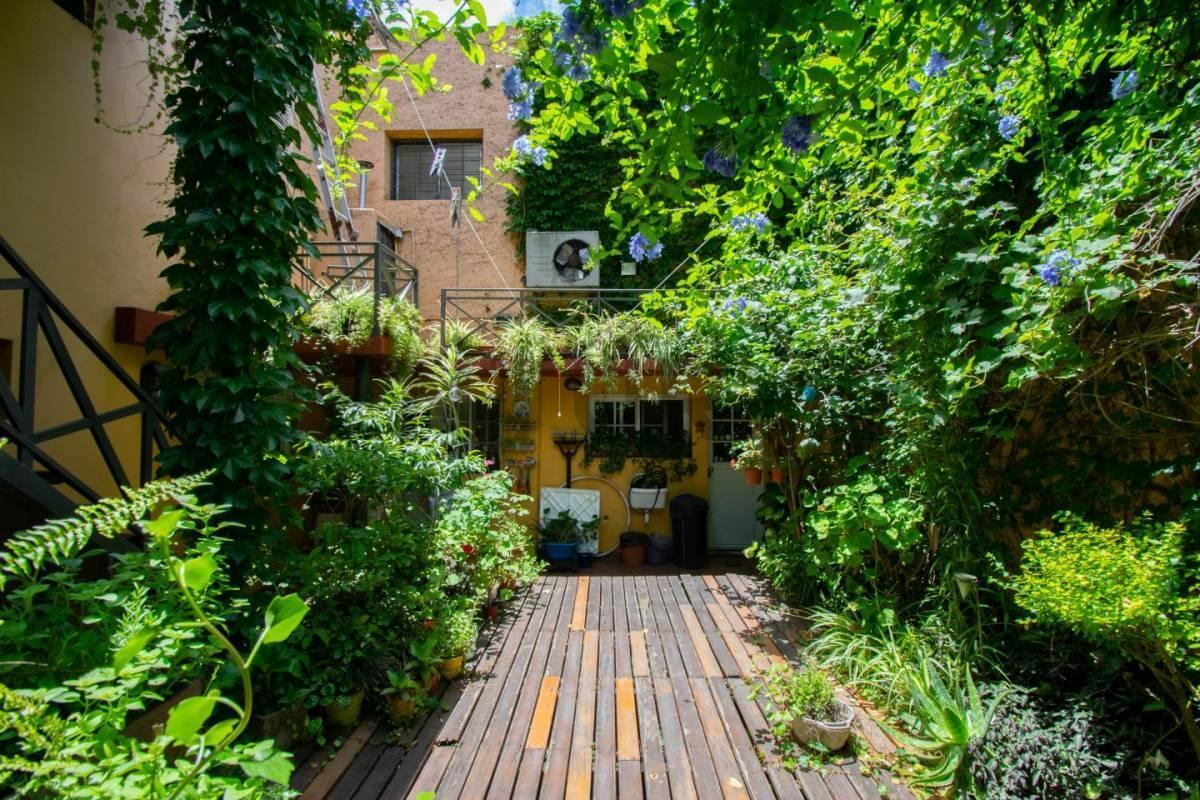 Casa Venta La Plata 10 Dorm. 2