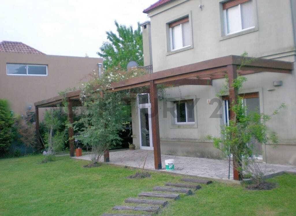 Casas en Venta en City Bell, 3 Dorm., Barrio Privado. 3