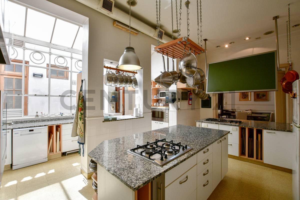 Casa de Estilo en Venta en Calle 12 48 y 49, Zona Tribunales 1