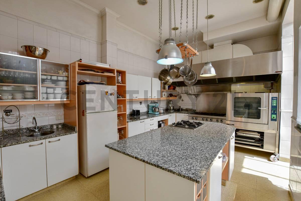 Casa de Estilo en Venta en Calle 12 48 y 49, Zona Tribunales 3