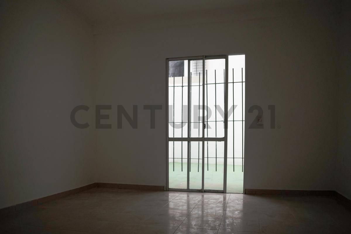 Foto de Venta de Departamento de 1 Dormitorio con Patio en La Plata - 64 e/ 122, imagen 3