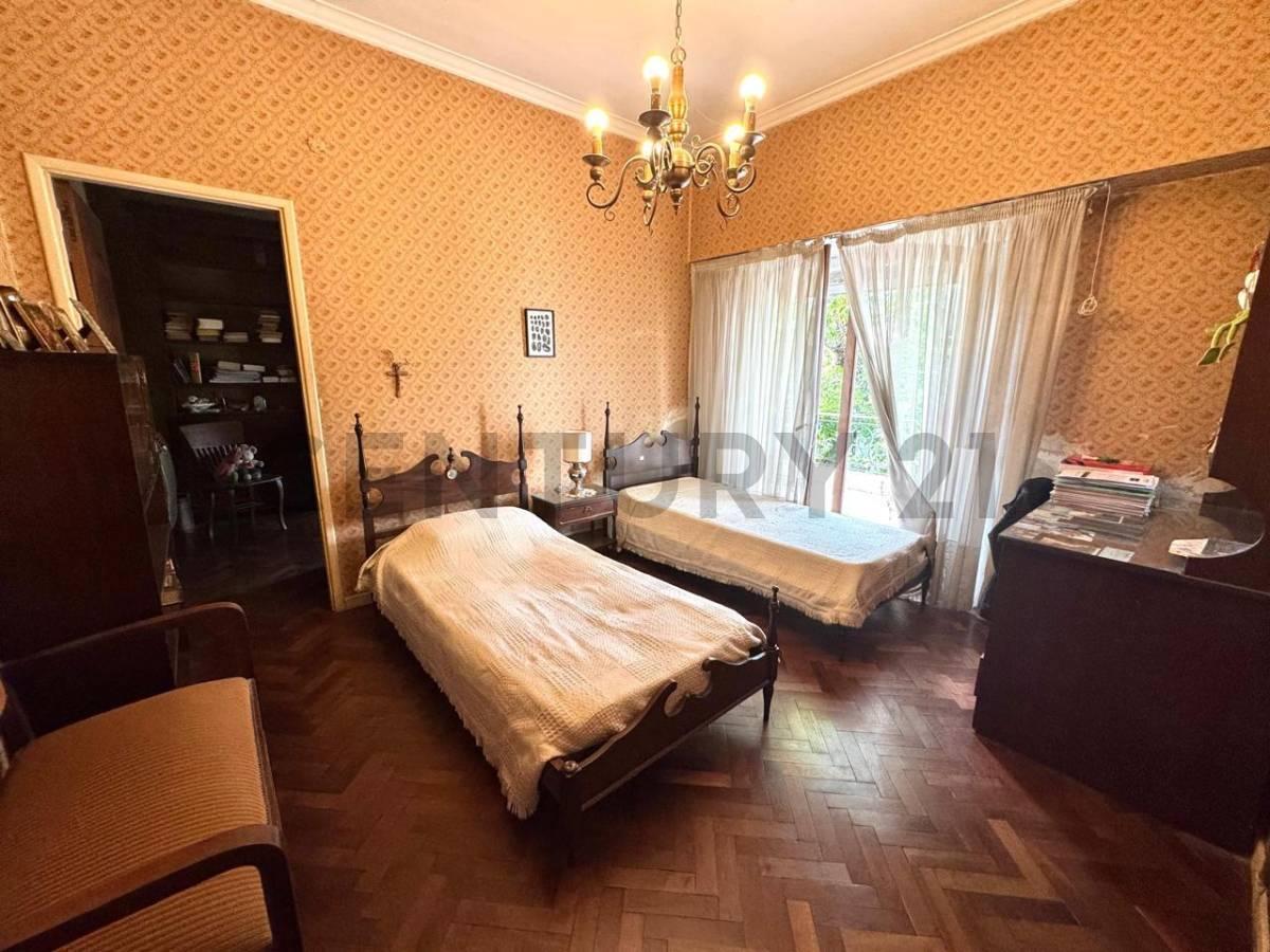 Venta de Casa de 3 Dorm. en La Plata 1