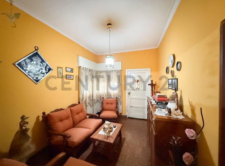 Casas en venta 3 dormitorios, Tolosa. Con patio y garage