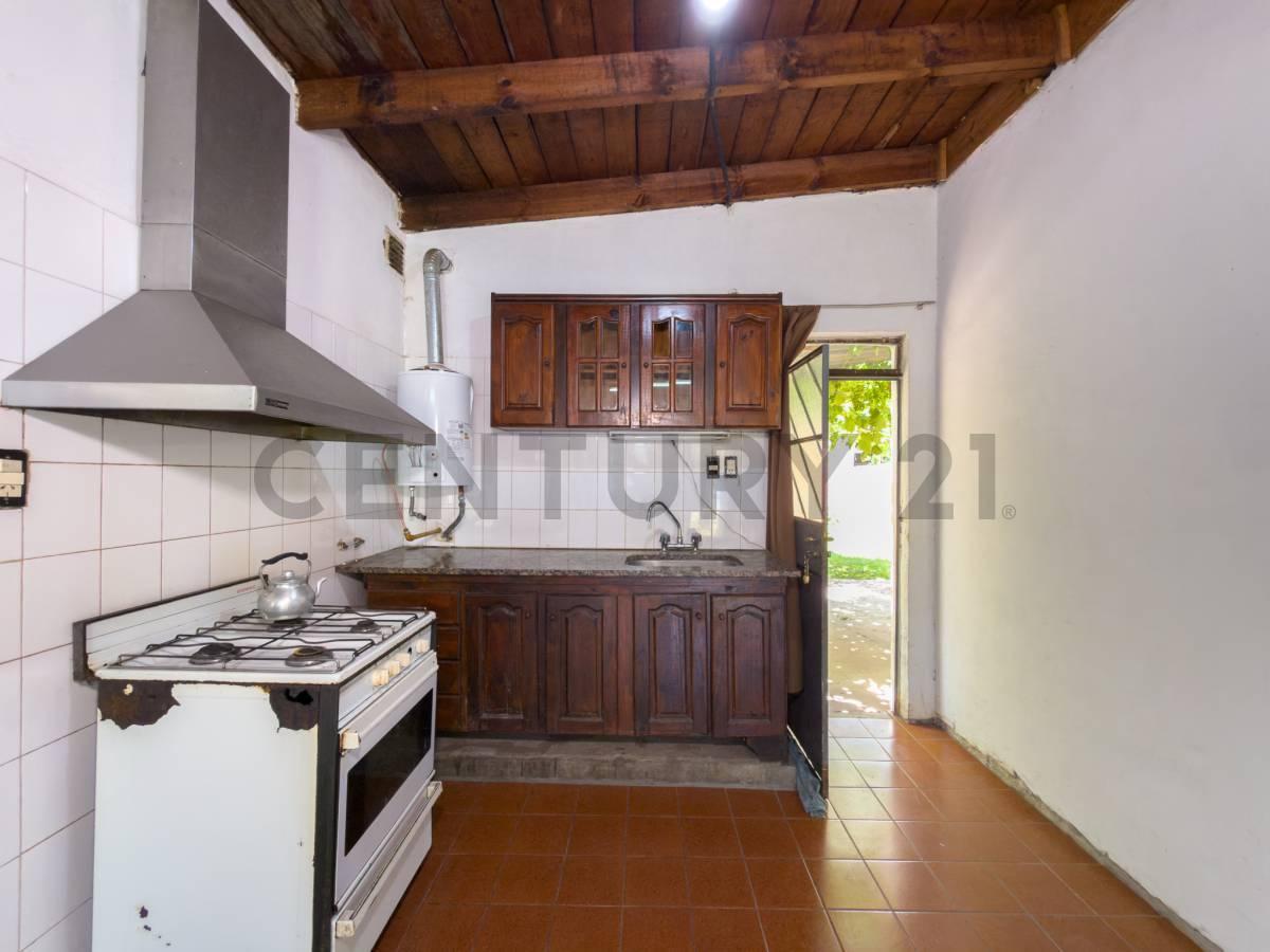 Foto de CASA EN VENTA 2 DORMITORIOS CON PATIO EN CITY BELL APTA BANCO, imagen 3