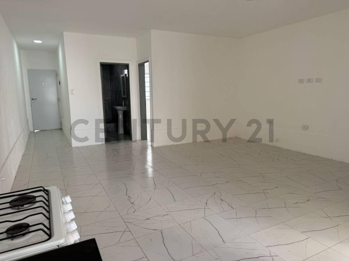 Foto de Ph en venta con pileta y cochera en San Carlos La Plata, imagen 4