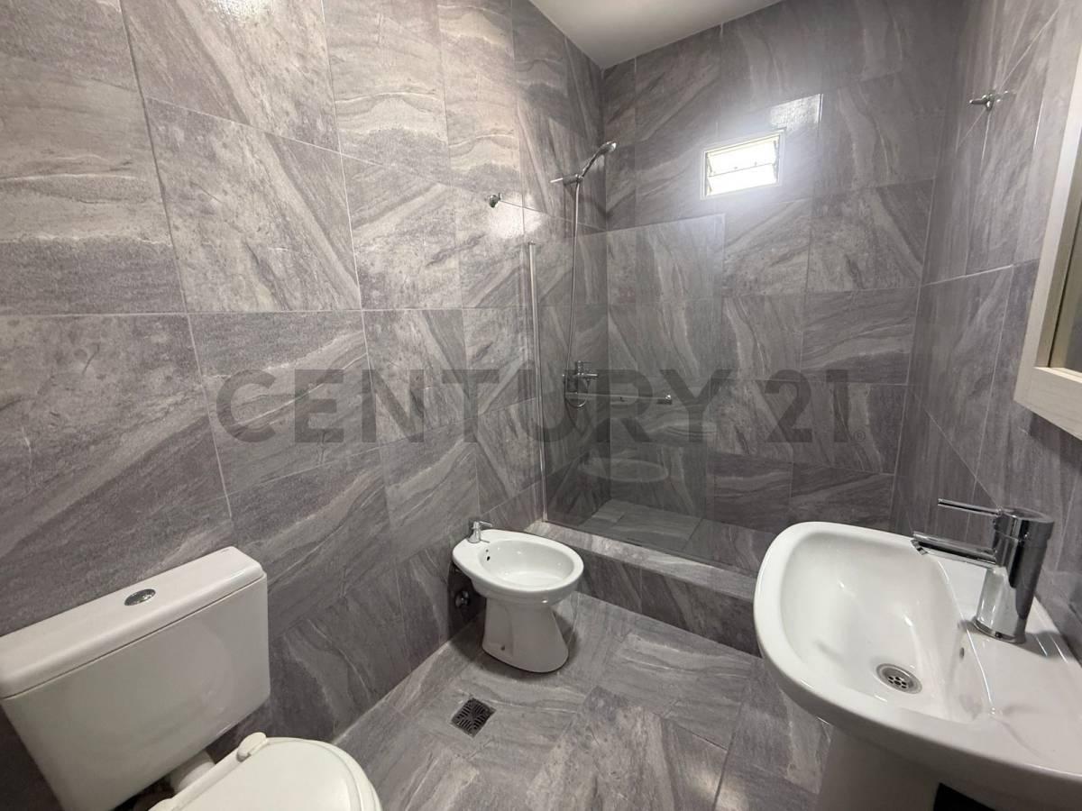 Foto de Ph en venta con pileta y cochera en San Carlos La Plata, imagen 5