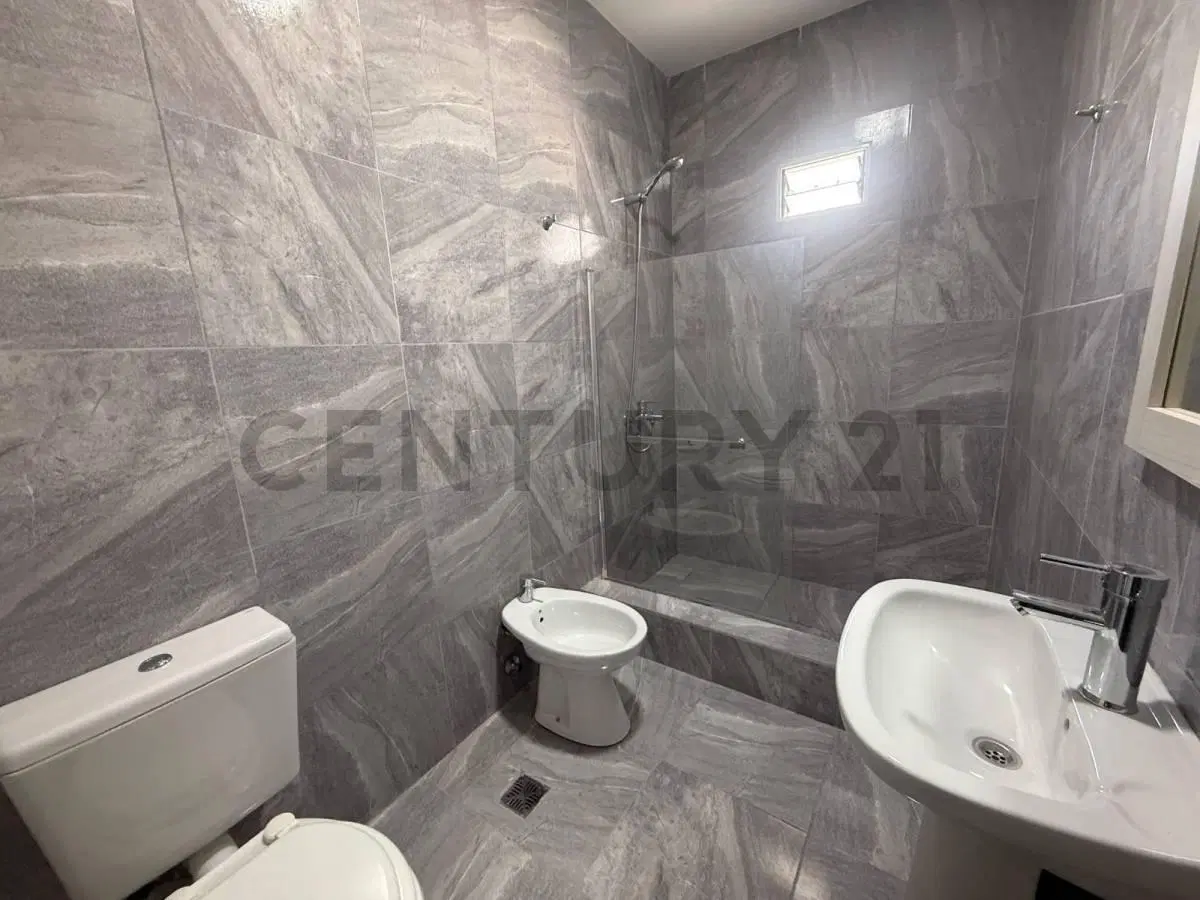 Ph en venta con pileta y cochera en San Carlos La Plata 5