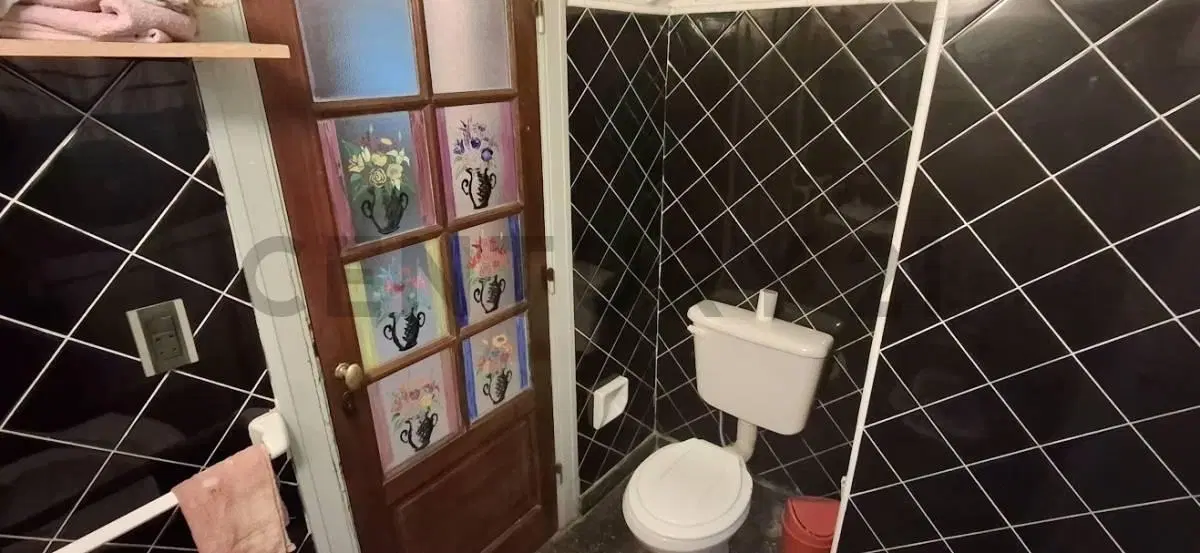 Venta de casa a reciclar, barrio YPF Ensenada. 8