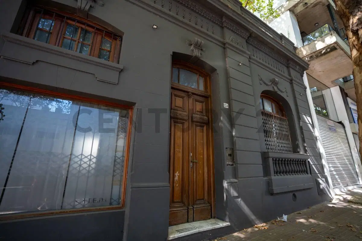 CASA EN ALQUILER en el casco de La Plata 3