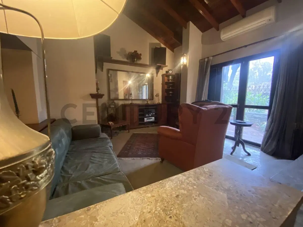 Casa en venta en Gonnet 3