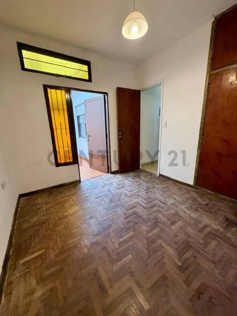 CASA EN ALQUILER en el casco de La Plata 5