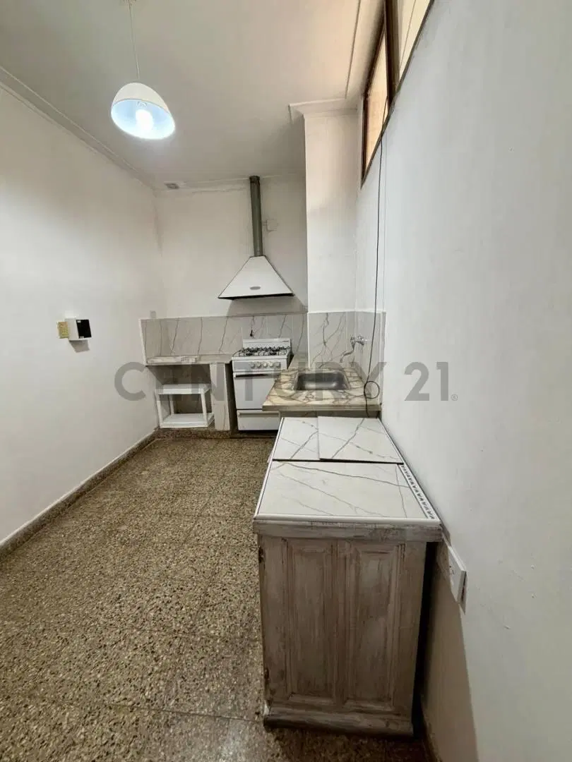 CASA EN ALQUILER en el casco de La Plata 2