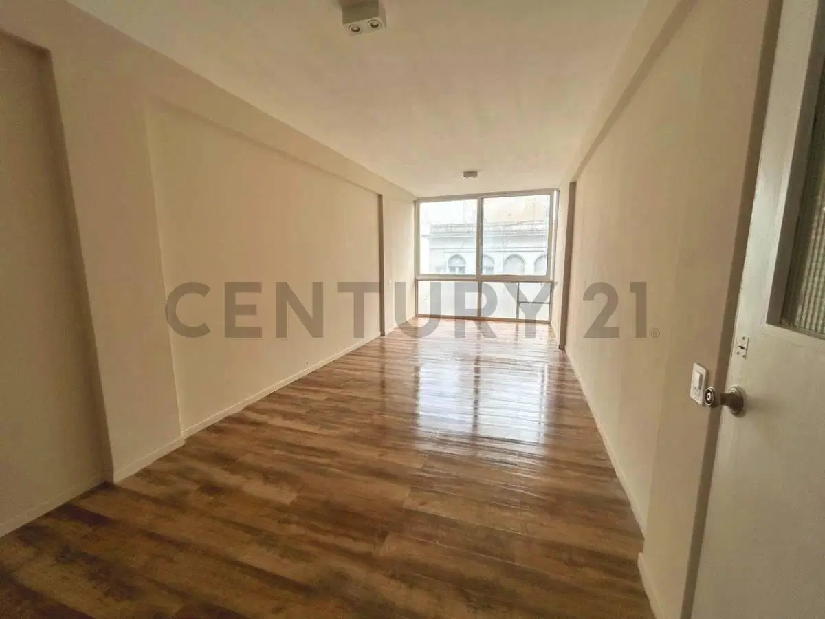 Venta de Oficina en el centro de La Plata 5