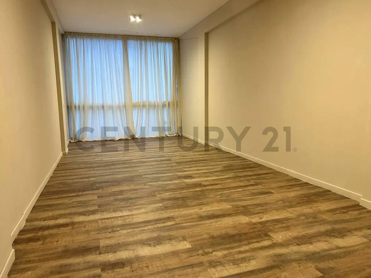 Venta de Oficina en el centro de La Plata 4
