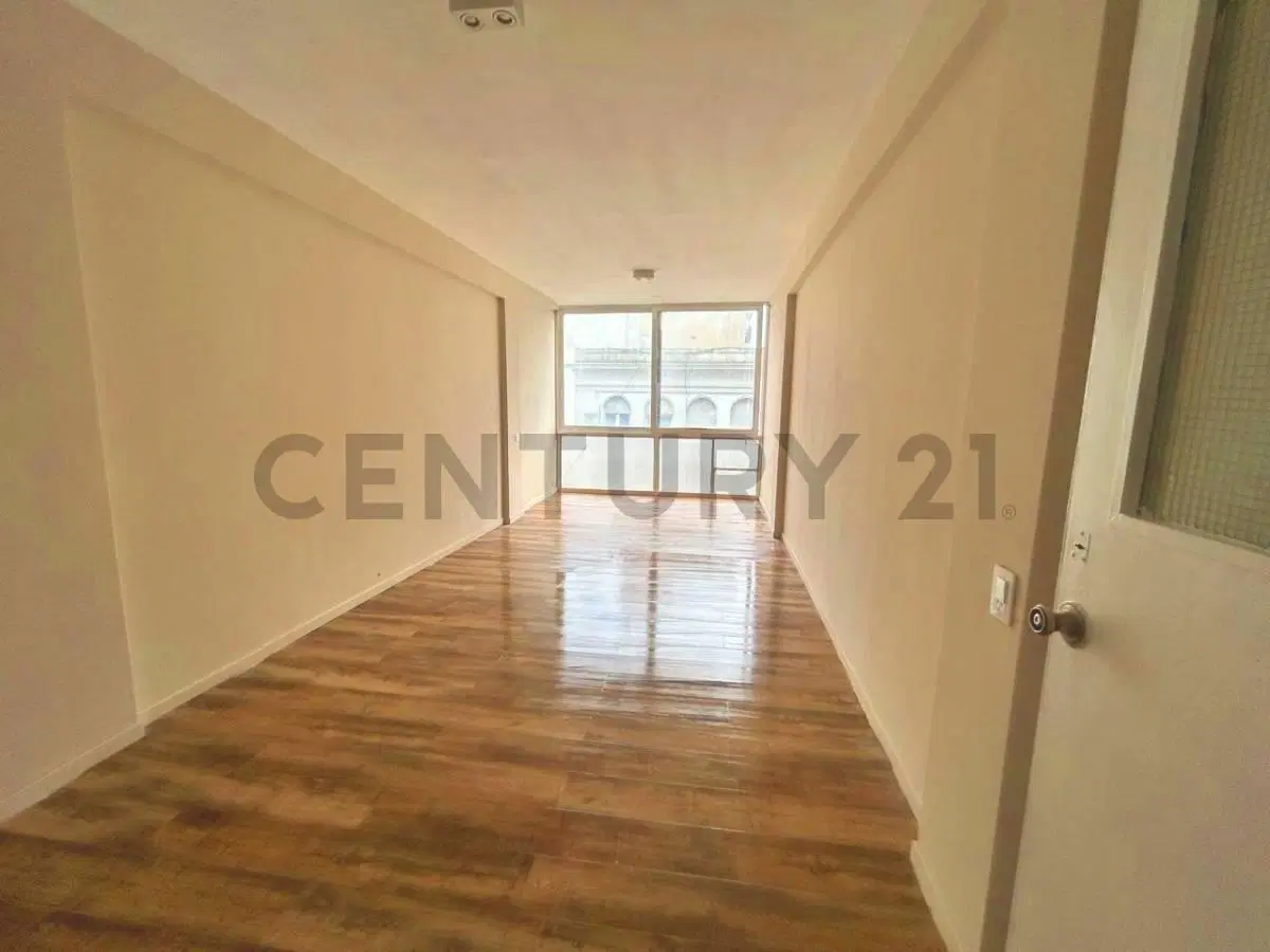 Venta de Oficina en el centro de La Plata 3