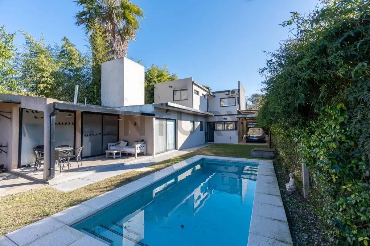Casa en venta de 3 dormitorios en City Bell 2
