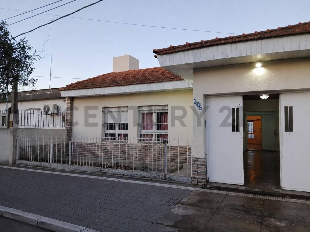 Foto de CASA EN VENTA 2 DORMITORIOS EN TOLOSA, imagen 1