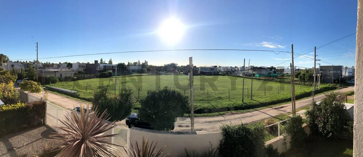 Foto de VENTA DE LOTE EN GONNET 4 Y 500, imagen 2