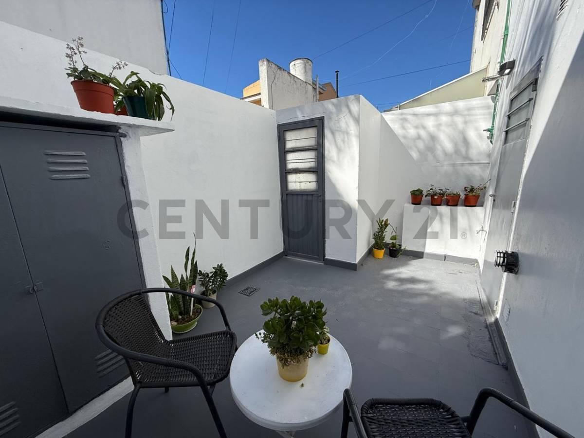 Foto de Dúplex 2 dormitorios al Frente con Patio – 2 Dormitorios –, imagen 1