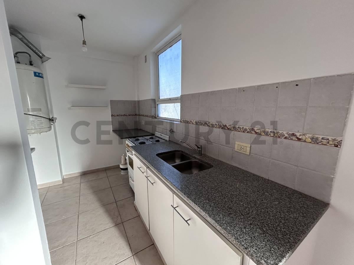 Foto de Departamento 2 dormitorios con cochera en Alquiler en La Plata, imagen 3