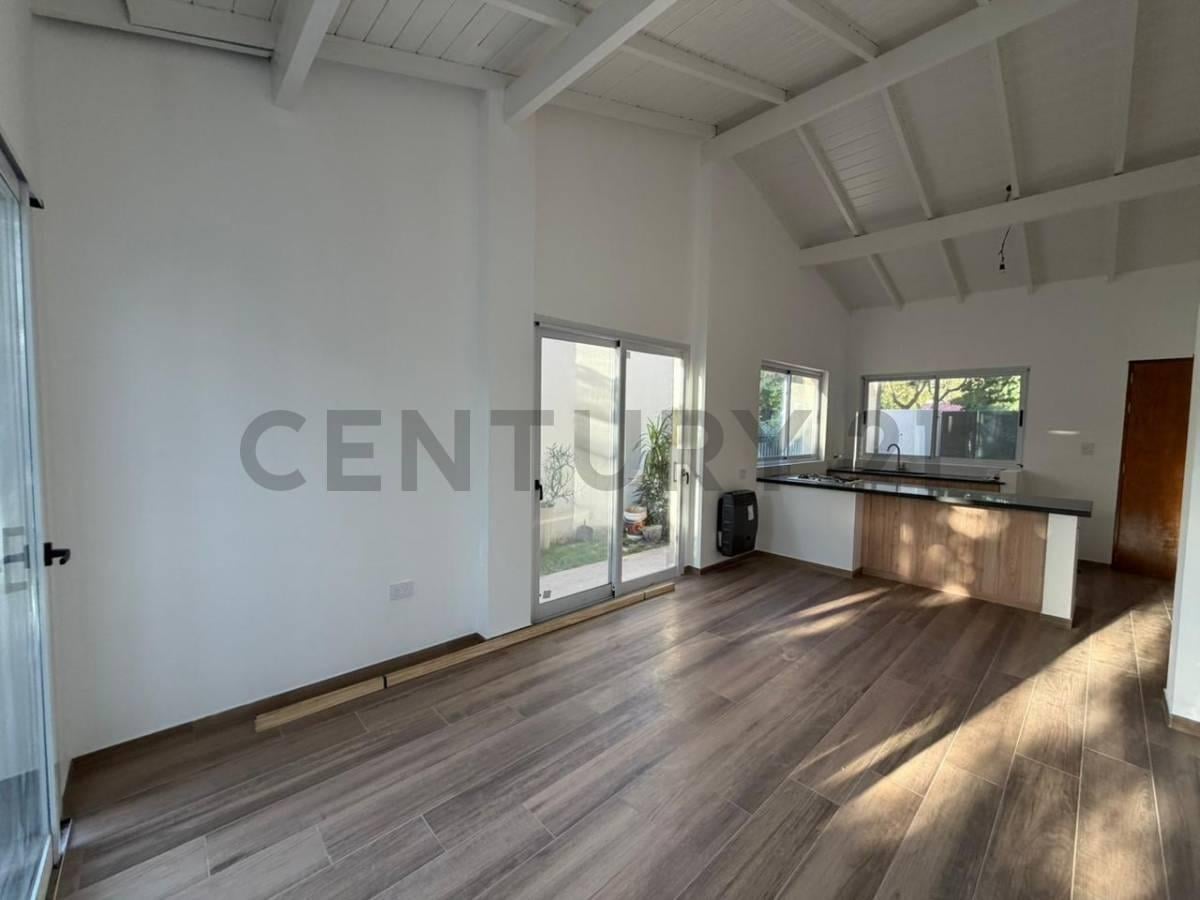 Foto de CASA EN VENTA GONNET UNA PLANTA. ENTRE CAMINOS, imagen 1
