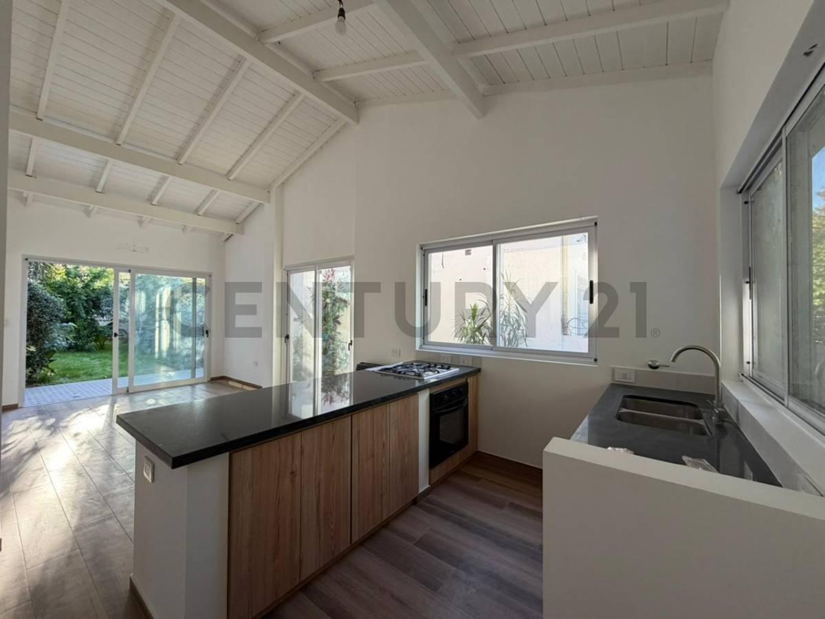 Foto de CASA EN VENTA GONNET UNA PLANTA. ENTRE CAMINOS, imagen 2
