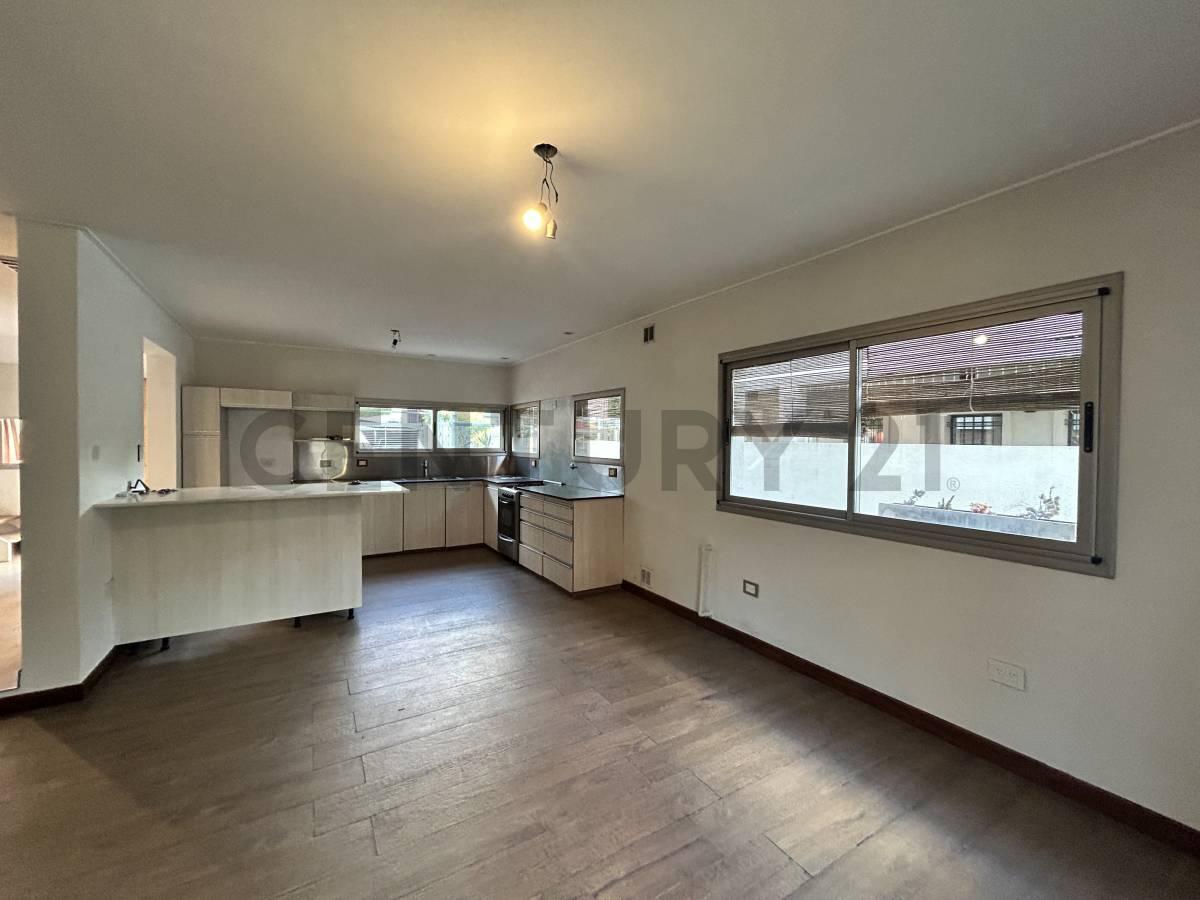 Foto de CASA TIPO DÚPLEX EN VENTA EN GONNET, imagen 3