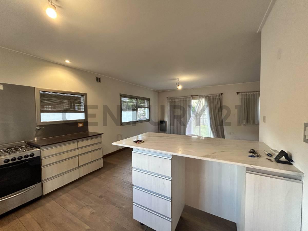 Foto de CASA TIPO DÚPLEX EN VENTA EN GONNET, imagen 4