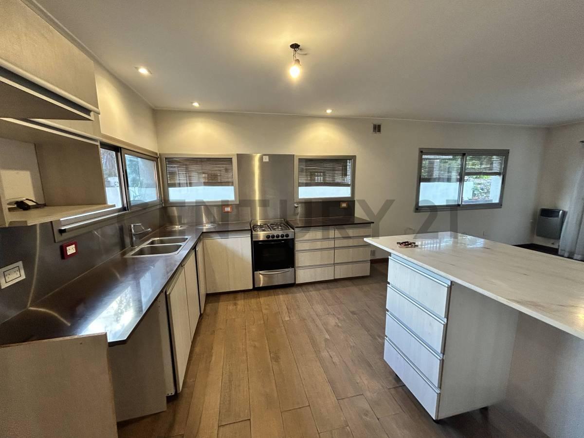 Foto de CASA TIPO DÚPLEX EN VENTA EN GONNET, imagen 2