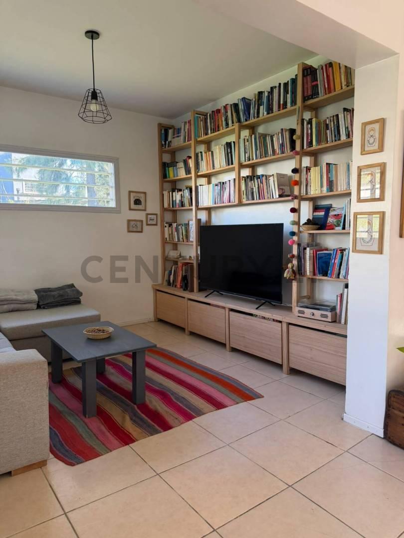 Foto de CASA EN VENTA 4 DORMITORIOS, imagen 2