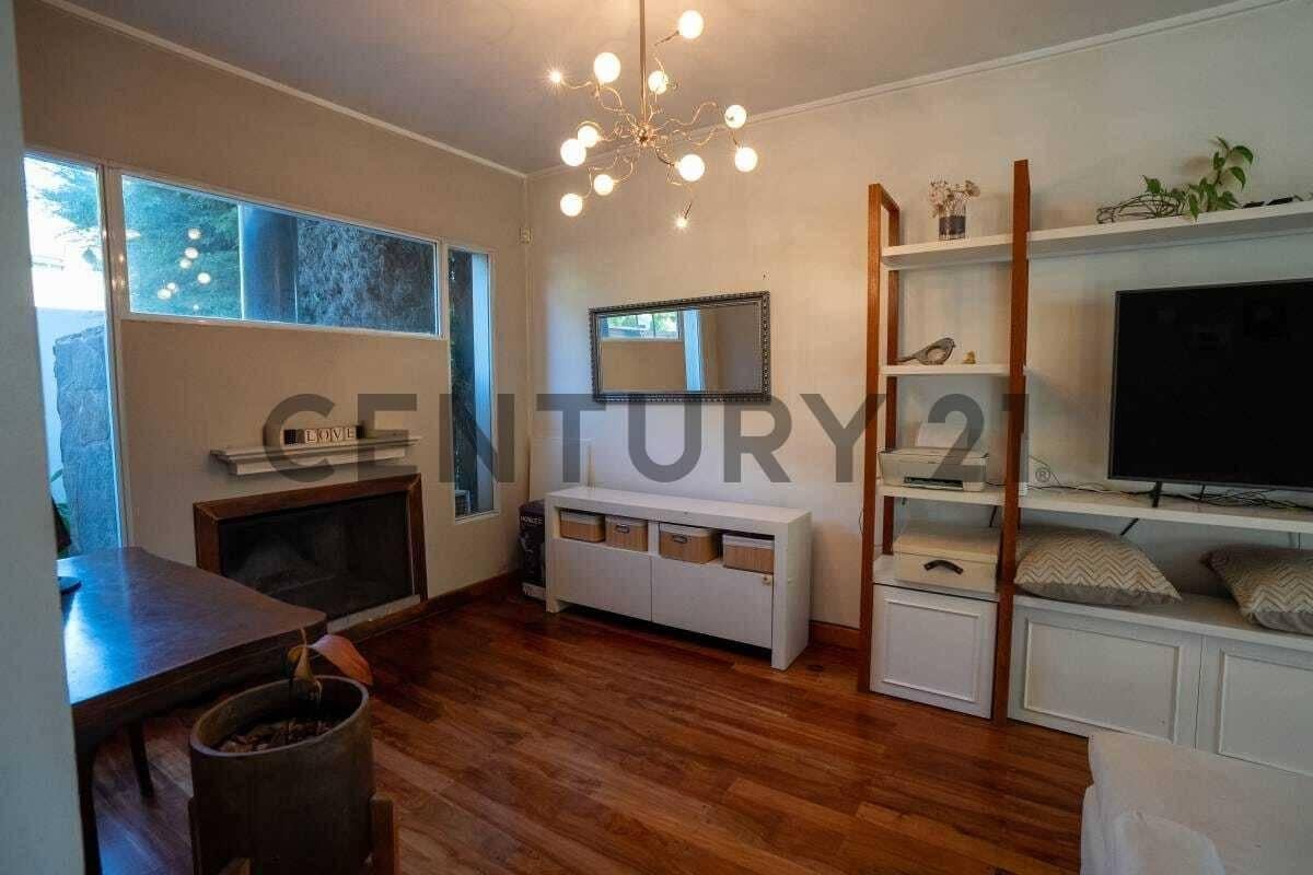 Foto de Casa de Categoría en Venta en City Bell con Parque, Pileta y Parrilla, imagen 3