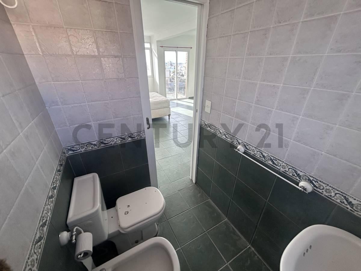 Foto de Departamento en Alquiler en La Plata Monoambiente con Terraza propia y, imagen 3