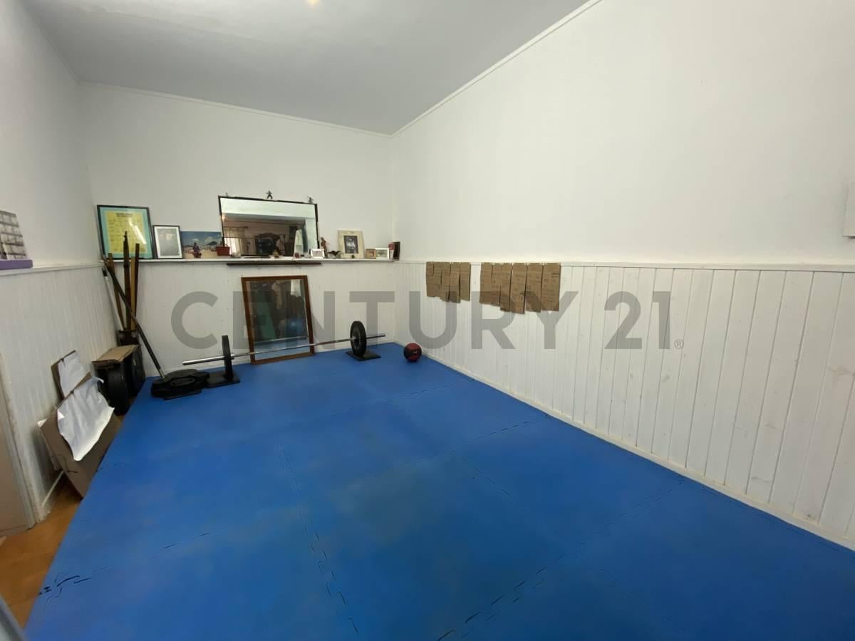Foto de Casa de pasillo en venta en La Plata 2 dormitorios + monoambiente con, imagen 3