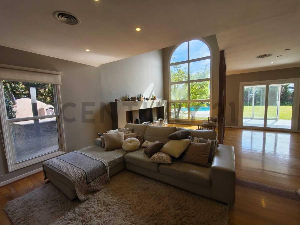 Foto de Casas en venta en Abril, 3 dormitorios con pileta, imagen 3