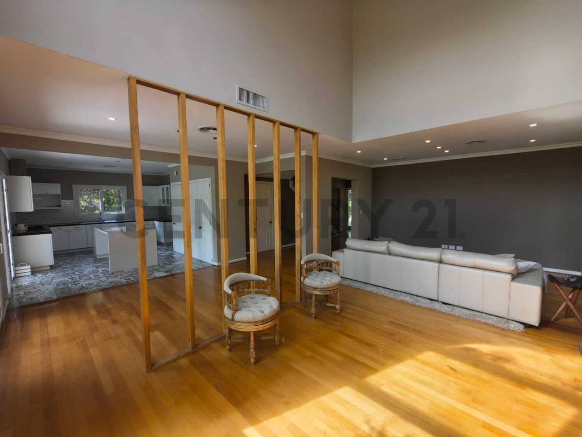 Foto de Casas en venta en Abril, 3 dormitorios con pileta, imagen 5