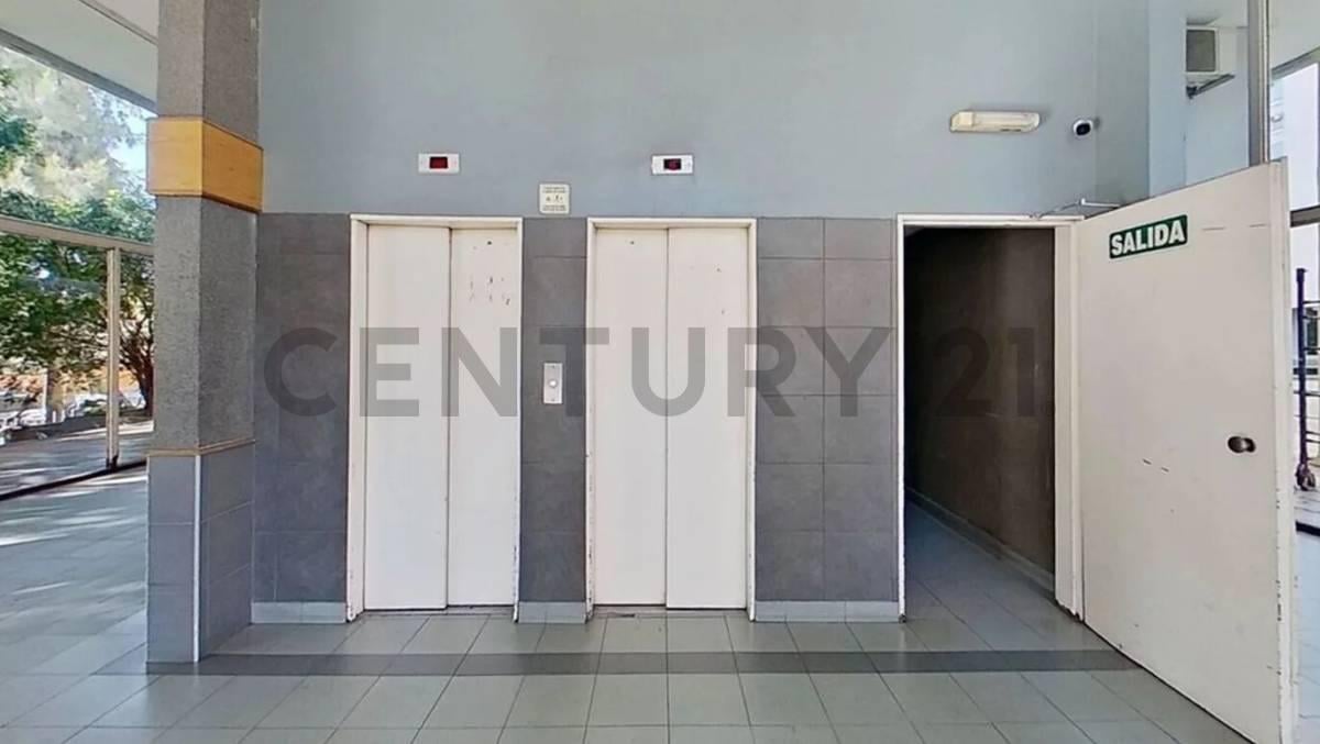 Foto de DEPARTAMENTO EN PISO 16 - PLENO CENTRO DE AVELLANEDA, imagen 5