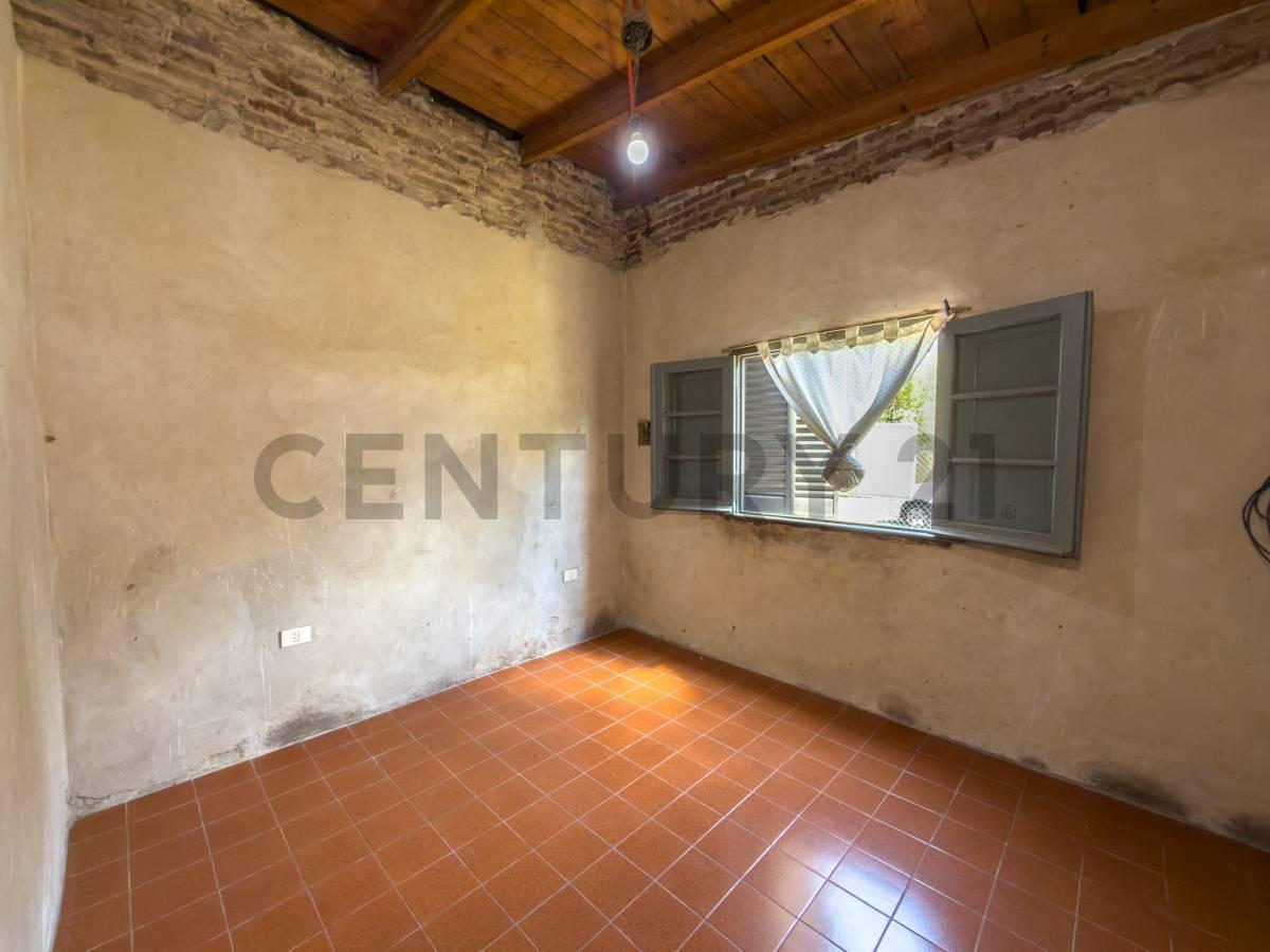 Foto de CASA EN VENTA 2 DORMITORIOS CON PATIO EN CITY BELL APTA BANCO, imagen 4