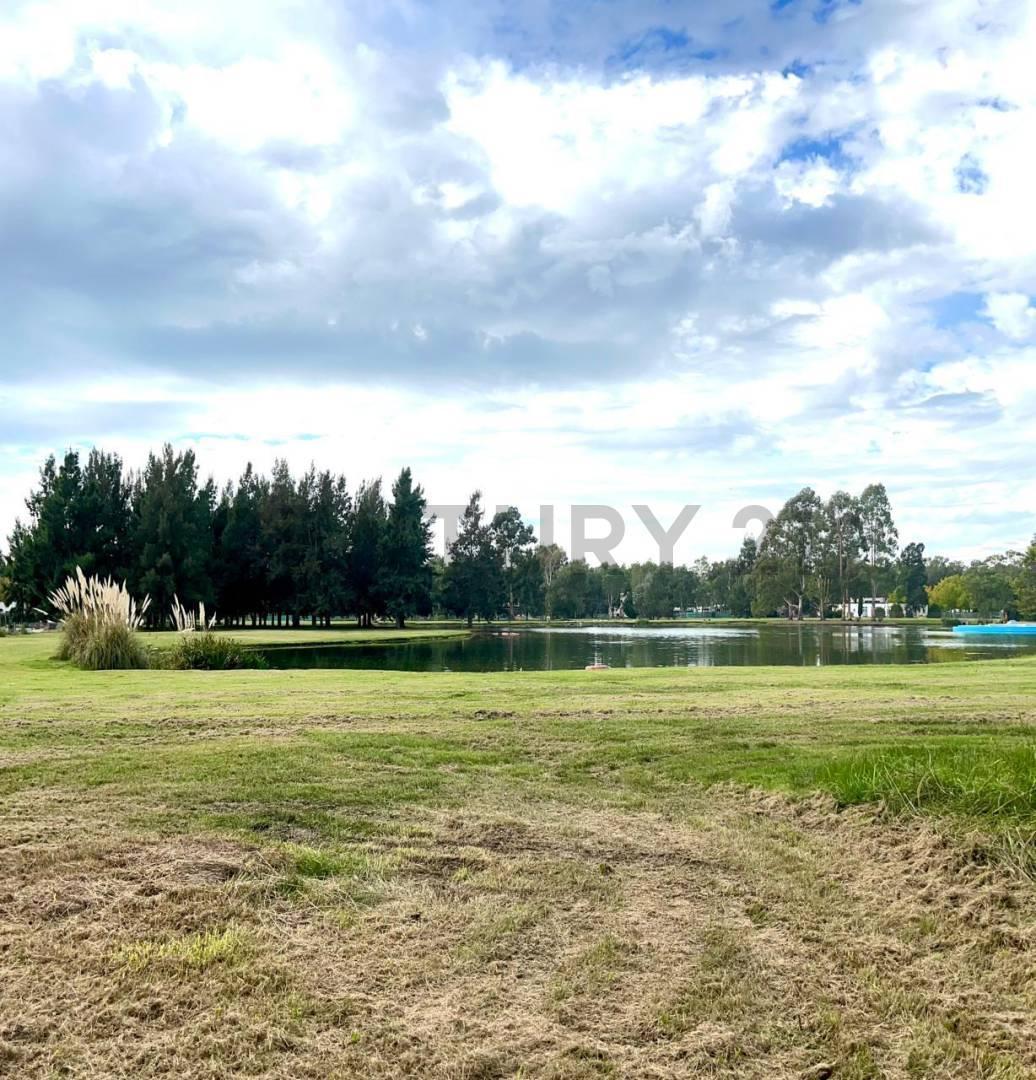 Foto de Lote en venta con fondo al lago en Miralagos I, imagen 5