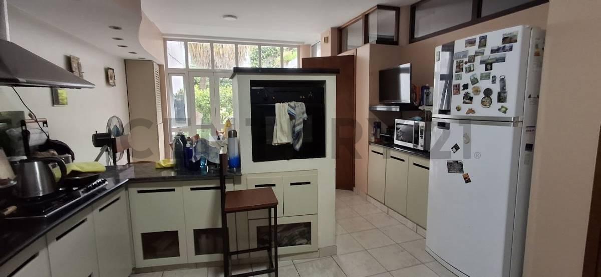 Foto de Casa en venta, con jardín y terraza Barrio Norte, 4 habitaciones, 3, imagen 3