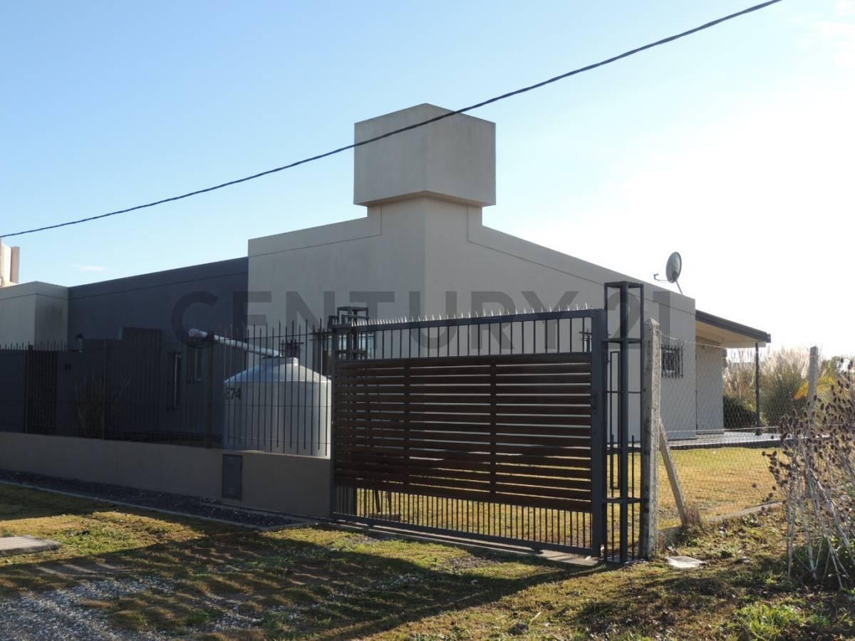 Foto de Casa en Venta en Los Talas, Berisso - 3 Dormitorios y 2 baños, imagen 1