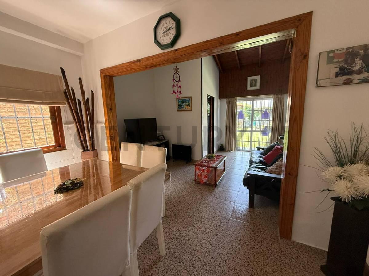 Foto de Casa en venta 4 dormitorios, pileta La Loma. La Plata., imagen 4