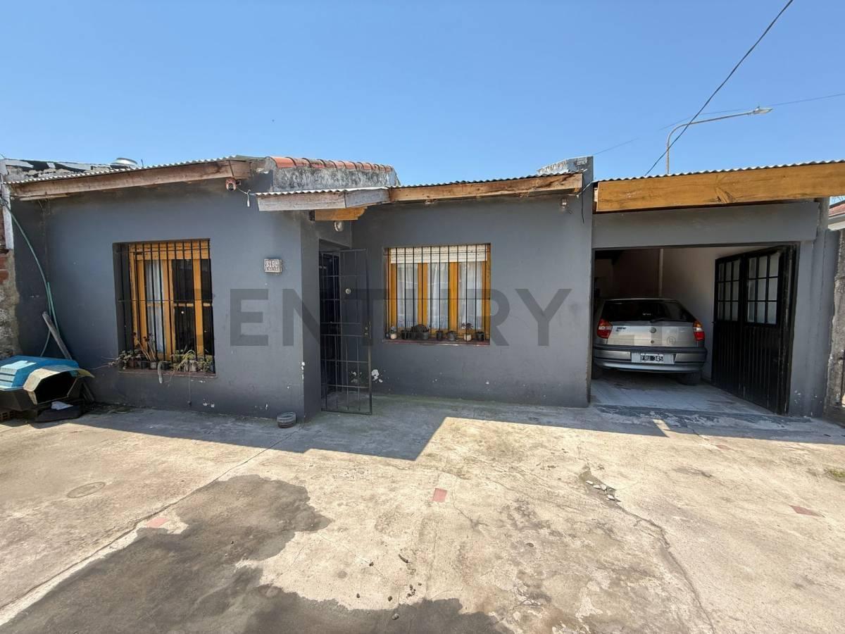 Foto de Casa en venta 2 dormitorios, garage, jardin en Villa Elvira, imagen 1