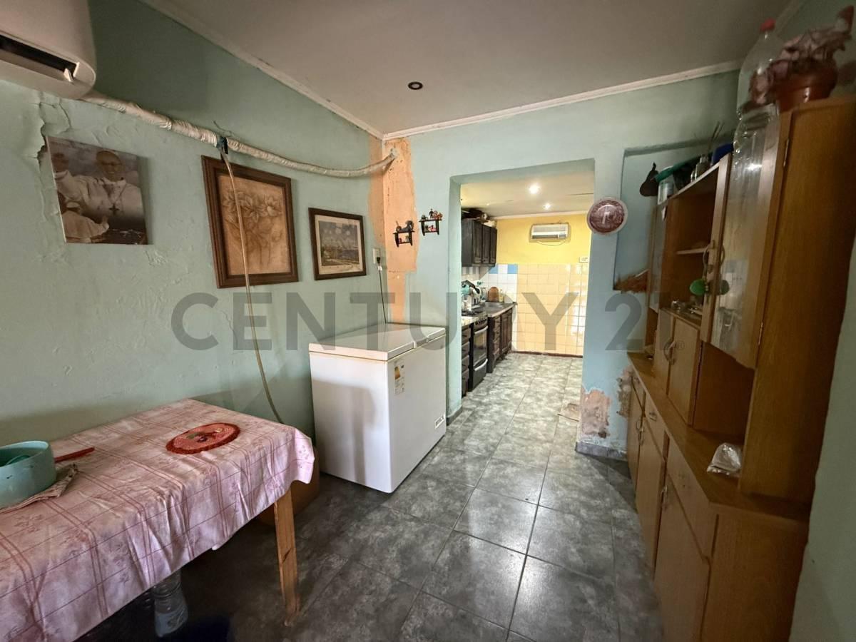 Foto de Casa en venta 2 dormitorios, garage, jardin en Villa Elvira, imagen 3