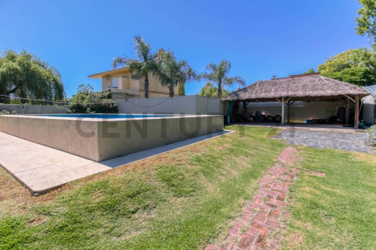 Foto de Casas en venta en Villa Elisa, 4 dormitorios con pileta, imagen 1