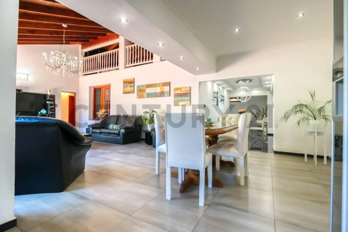 Foto de Casas en venta en Villa Elisa, 4 dormitorios con pileta, imagen 3